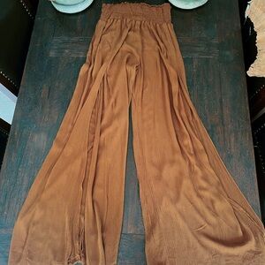 FOREVER 21 STRETCHY WAISTED FLOWY WIDE LEG PANTS WITH SLIT 💫⭐️
